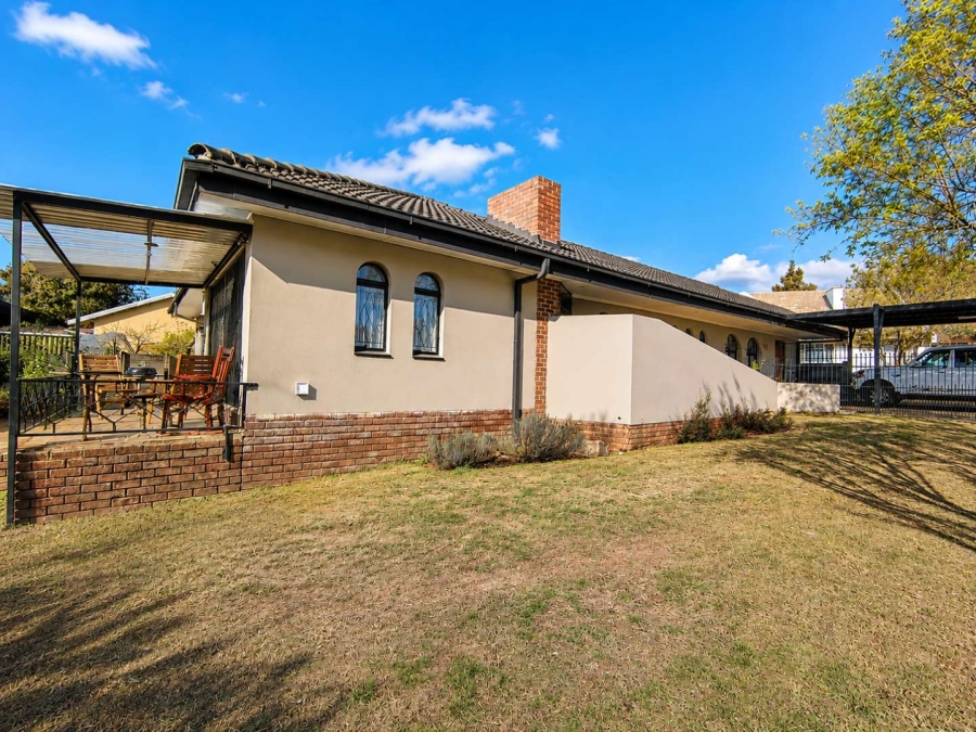 4 Bedroom Property for Sale in Uitsig Free State